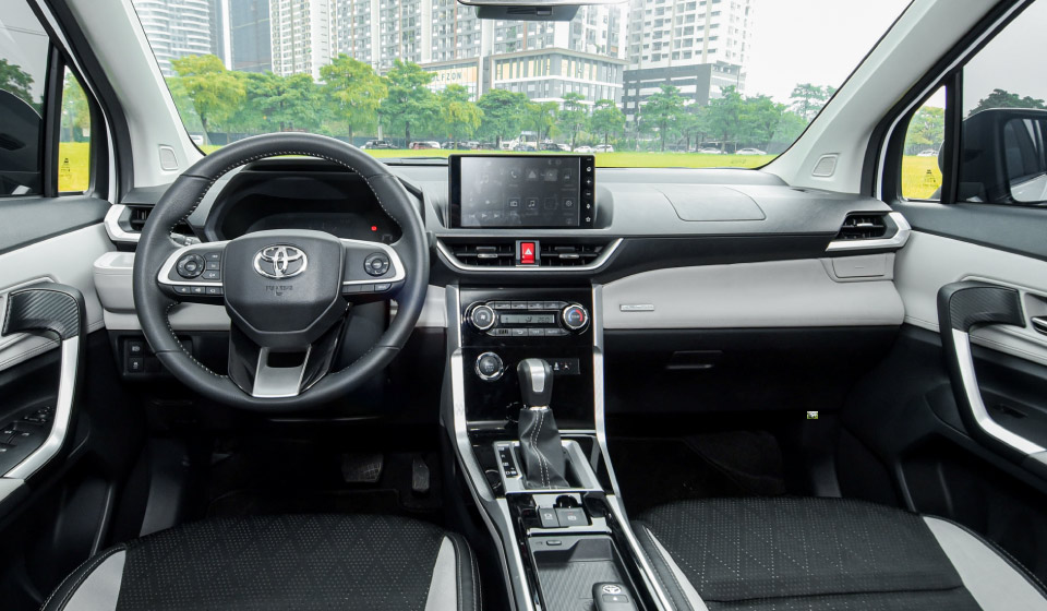 xe toyota veloz 7 chỗ