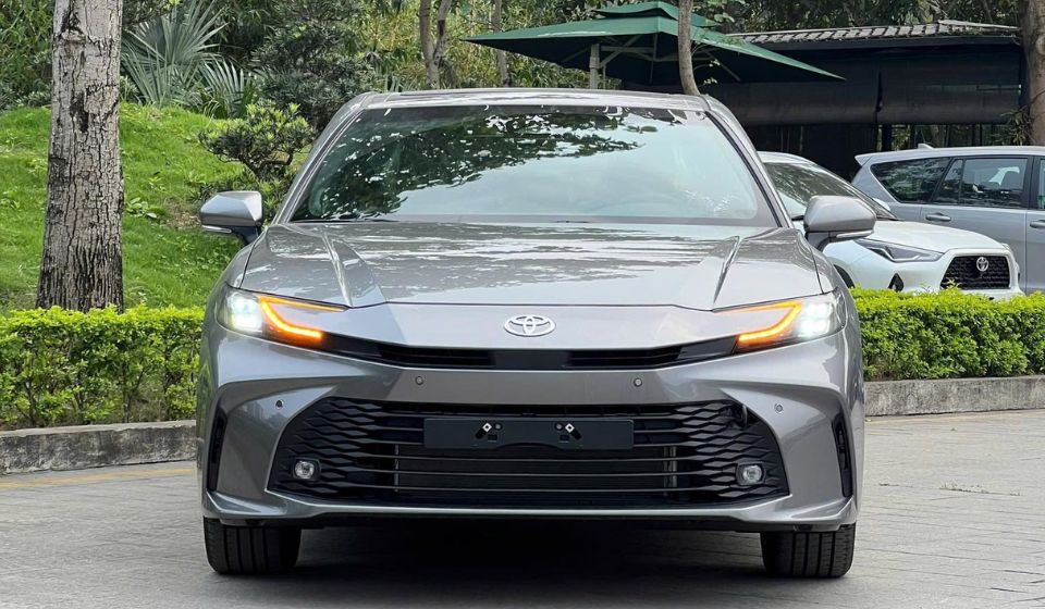 chi phí bảo dưỡng toyota camry 2.5 hev