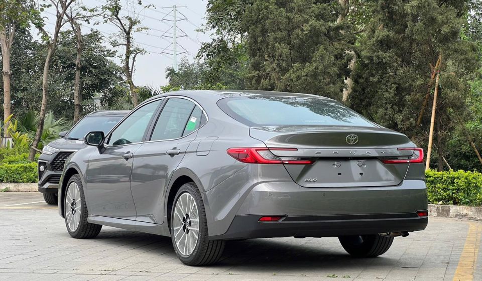 chi phí bảo dưỡng toyota camry 2.5 hev
